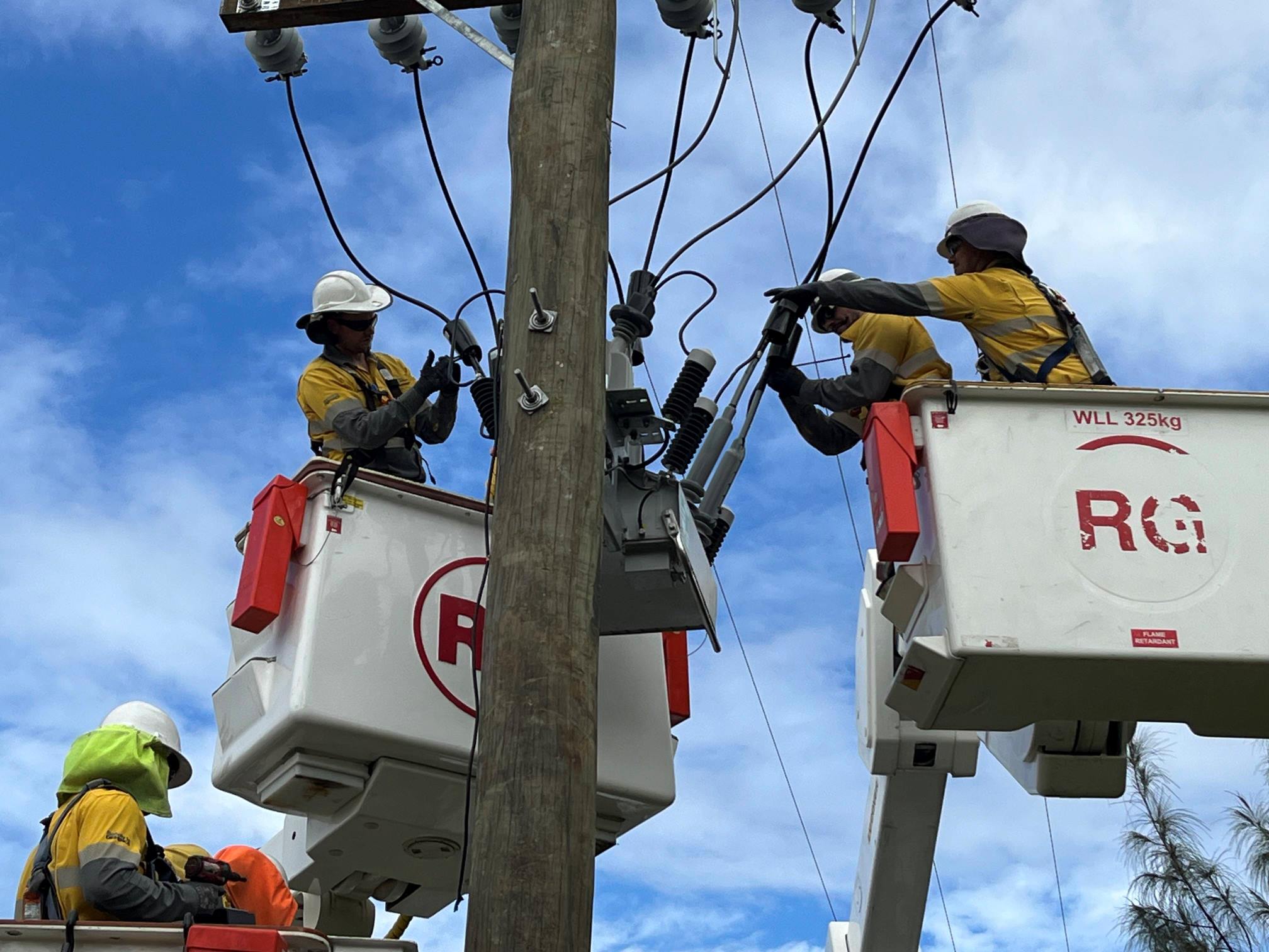 Installing HV gas switch at Alligator Creek