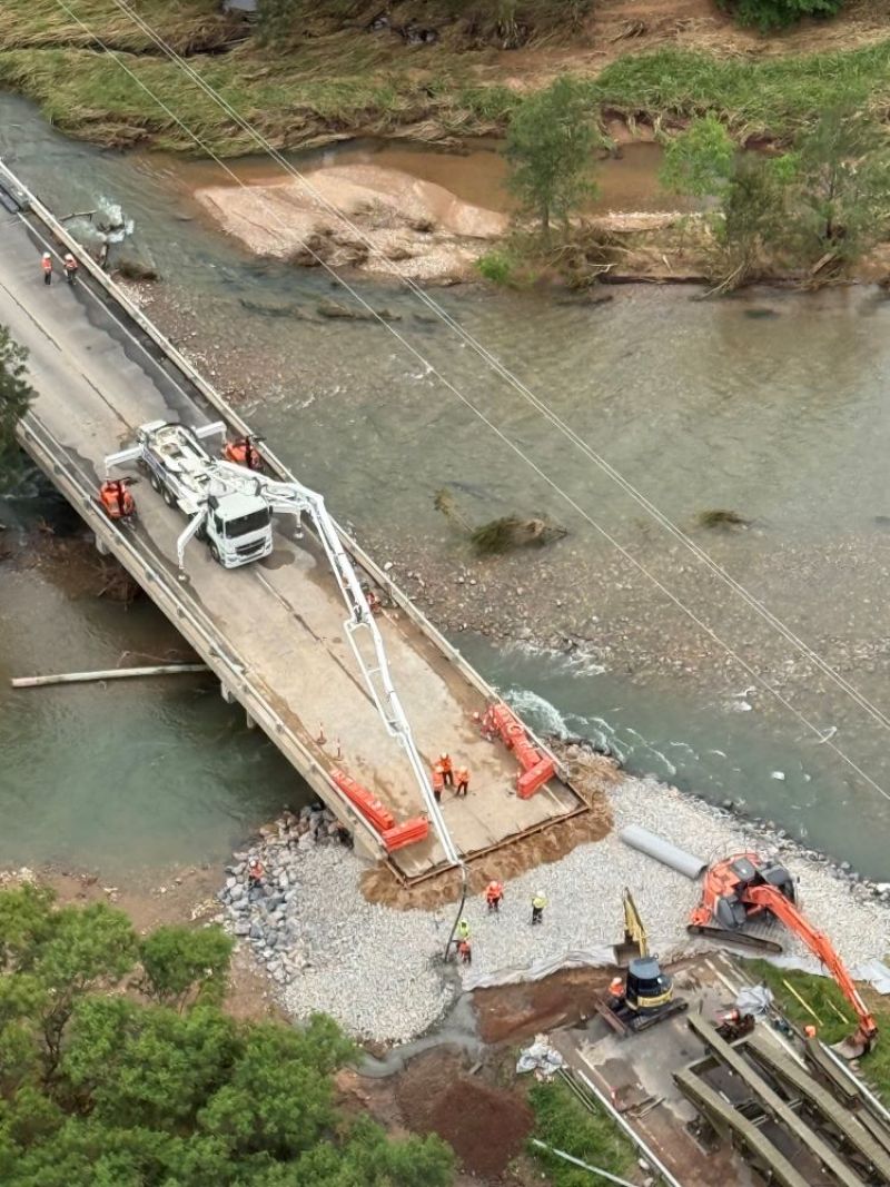 Ollera Creek bridge works 