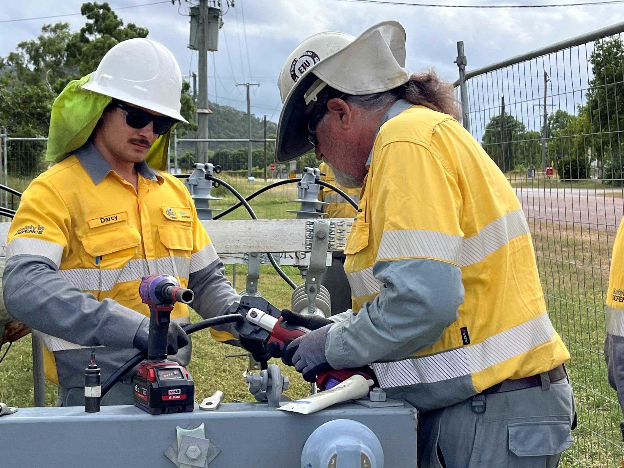 Dressing a new pole at Alligator Creek